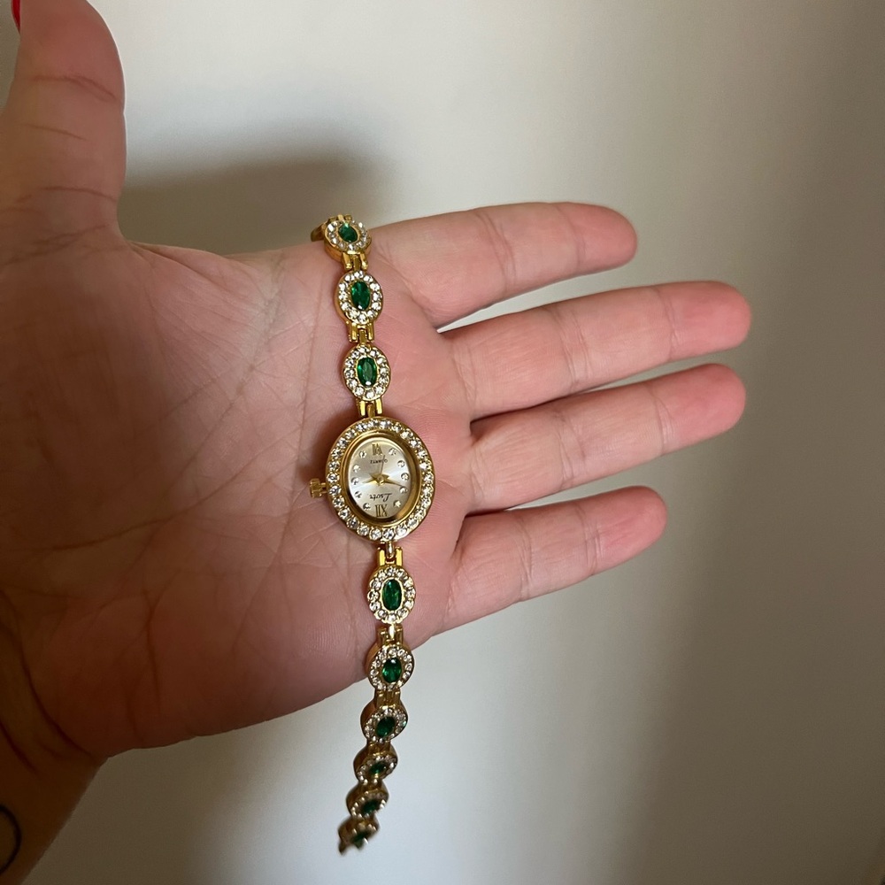 Elegant Gold and Green Women's Bracelet Watch